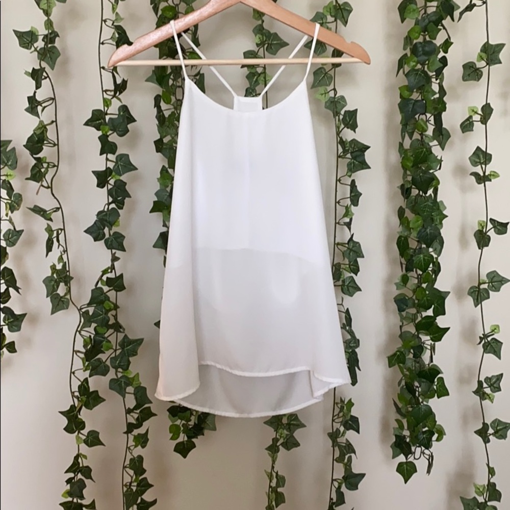 Simple floaty white tank
